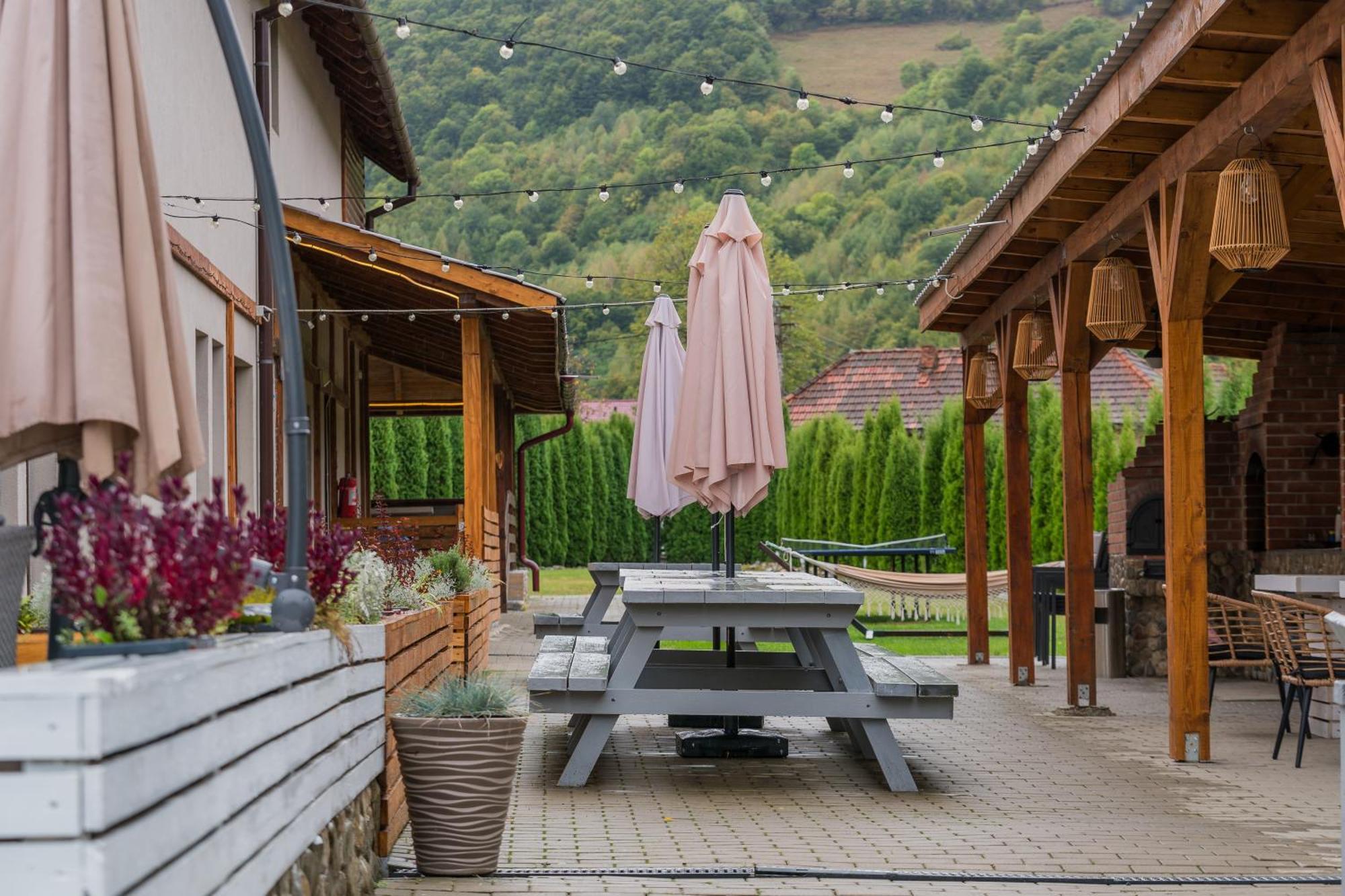 Montana 219 Hotell Valea Drăganului Eksteriør bilde